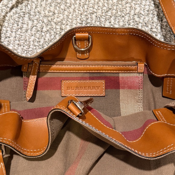 Burberry Women’s Slouchy Shoulder Bag - Picture 4 of 7